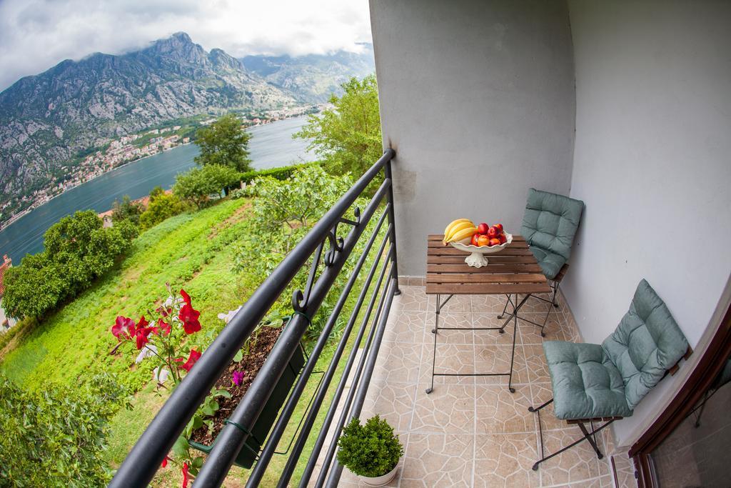 Apartment Bambo Tre Sorrele Kotor Exterior foto