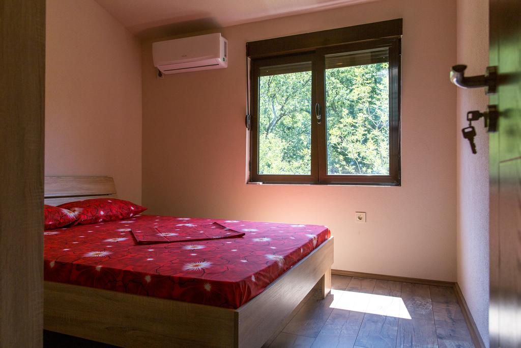 Apartment Bambo Tre Sorrele Kotor Exterior foto